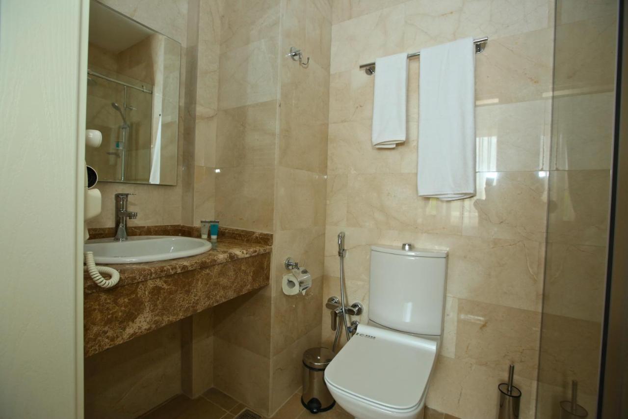 Miraj Hotel Baku Bagian luar foto